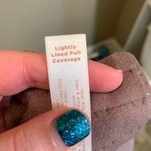 Cacique Intimates & Sleepwear - Cacique 46F Lightly Lined Full Coverage bra Cacique Intimates & Sleepwear - Cacique 46F Lightly Lined Full Coverage bra